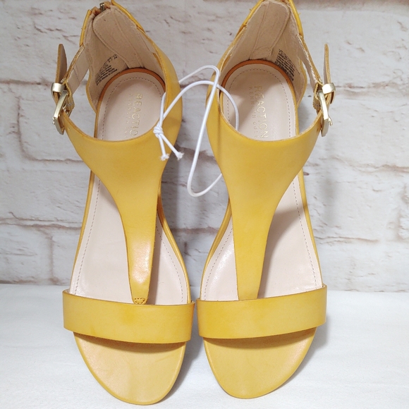 Reaction yellow sandals - Picture 5 of 5